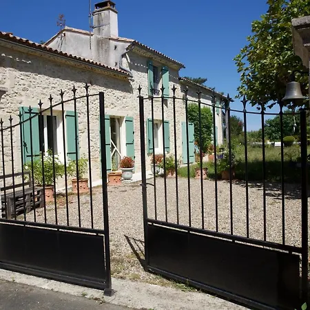 La Dorepontaise D'hotes Homestay *